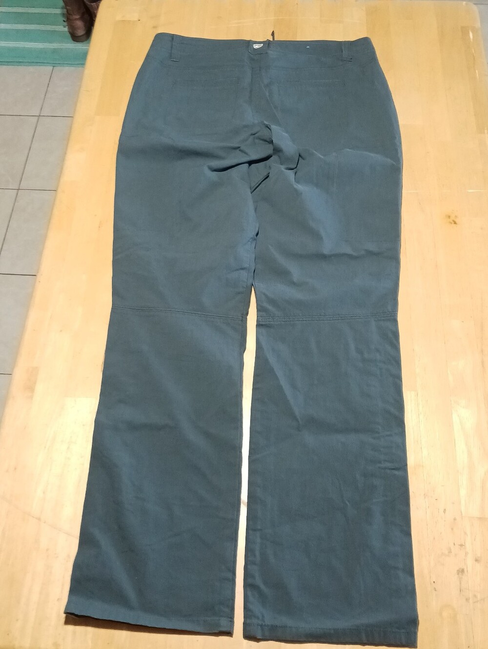 Kuhl EUC Women's Navy Cargo Pants in Size 8 Stretch - Picture 2 of 9